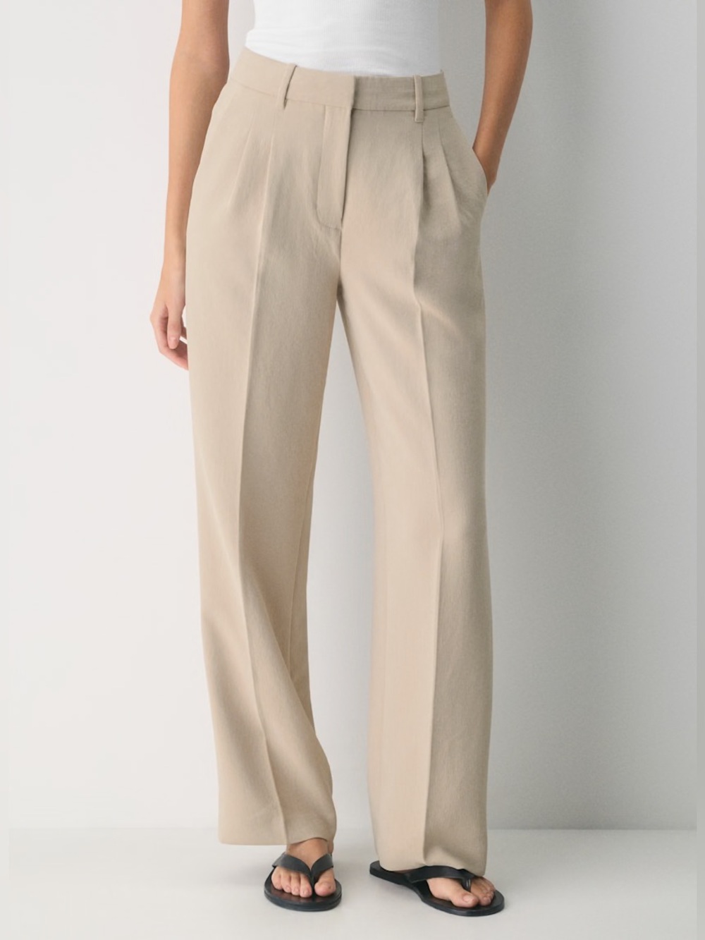 Aritzia The Effortless Pant - Crepette - Marcona Beige - 00